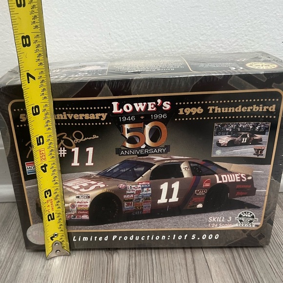 Lowe's 50th Anniversary 1996 Thunderbird Model # 11 Brett Bodine Factory Sealed - Picture 6 of 7